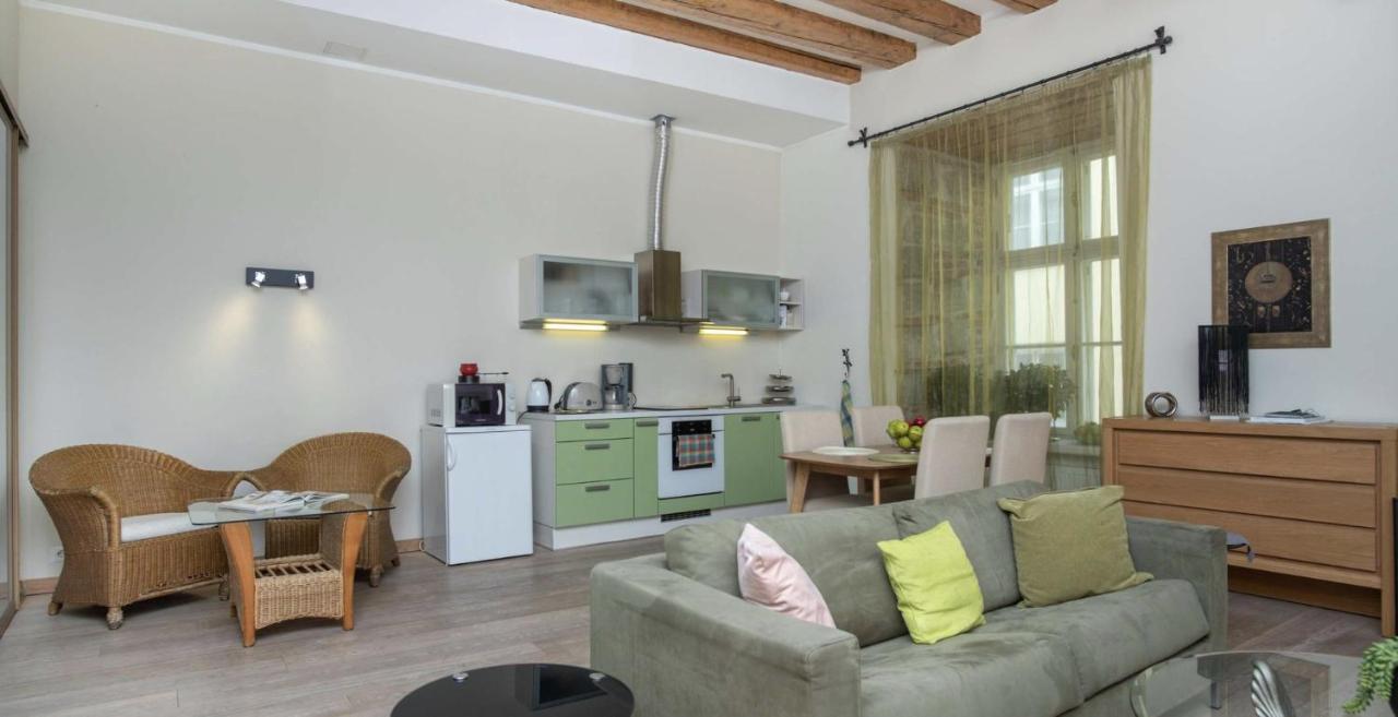 Spacious Studio Apartment In The Heart Of Old Town Tallinn Ngoại thất bức ảnh