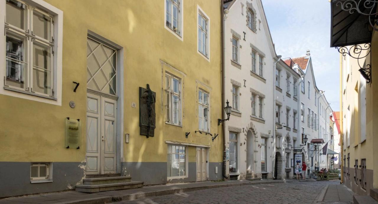 Spacious Studio Apartment In The Heart Of Old Town Tallinn Ngoại thất bức ảnh